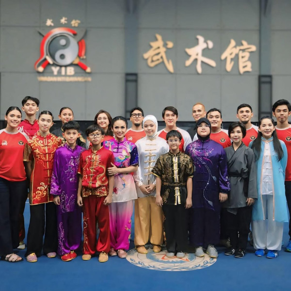 Potret Krisdayanti Semangat Latihan Wushu sebelum Tanding ke China