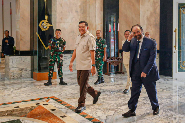 Surya Paloh Temui Menhan Sjafrie Sjamsoeddin, Ada Apa?