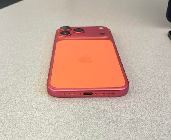 Baru Beli, iPhone 17 Pro Cosmic Orange Luntur Jadi Pink, Netizen: Cacat Produksi!