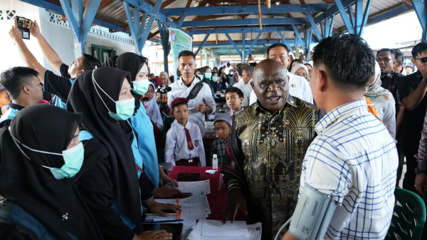 Menteri HAM Pastikan Program Prioritas Presiden Prabowo di Hadapan 5.000 Warga Madina