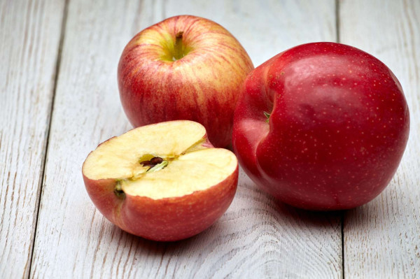 Dari Tomat hingga Stroberi, Ini 5 Buah Merah Penyelamat Jantung Anda
