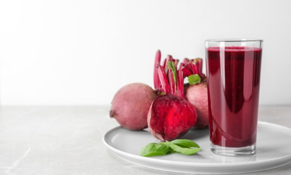 Dari Tomat hingga Stroberi, Ini 5 Buah Merah Penyelamat Jantung Anda
