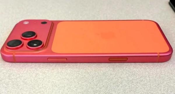 7 Cacat Produksi iPhone 17 yang Viral: HP 44 Juta Luntur Jadi Pink, Gagal Konek, AI Eror