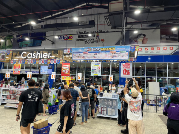 Belanja Granit Durafloor di Shopvaganza Mitra10, Bisa Dapat Motor Honda Beat hingga ke Eropa!