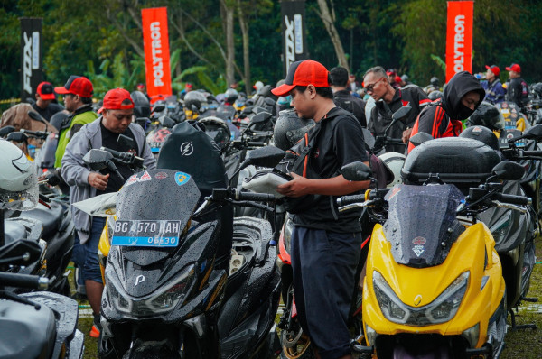 Gila! Polytron Pamer Dominasi, 40.000 Unit di Jalan dan 300+ Motor Pecahkan Rekor MURI di Sumedang!