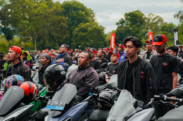 Gila! Polytron Pamer Dominasi, 40.000 Unit di Jalan dan 300+ Motor Pecahkan Rekor MURI di Sumedang!