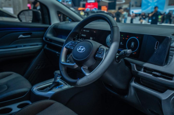 Perjalanan Lebih Aman dengan STARGAZER Cartenz, MPV Mulai dari 200 Jutaan dengan Fitur Lengkap untuk Segala Perjalanan