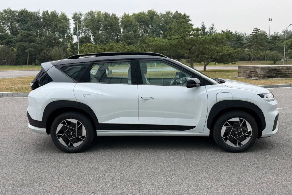 Gebrak Pasar China! Hyundai Luncurkan SUV Listrik EO, Harga Mulai Rp278 Jutaan