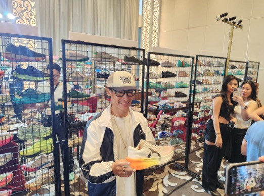Atlet Triathlon Andy Wibowo Kepincut Teknologi Sepatu Lari Karya Anak Bangsa