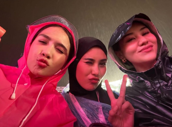 4 Potret Artis Nonton BLACKPINK di Hari Pertama, Ashanty dan Keluarga Paling Kompak