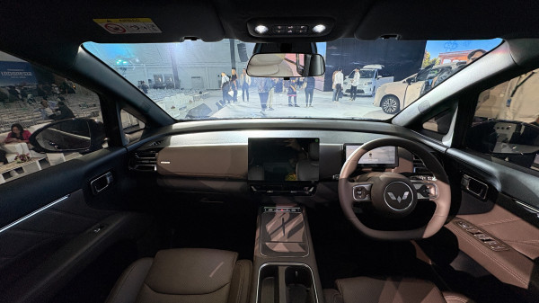 Wuling Darion Resmi Meluncur! Pesaing Innova Zenix Pintu Geser, Versi Listrik Tembus 540 Km Harga Rp356 Juta!