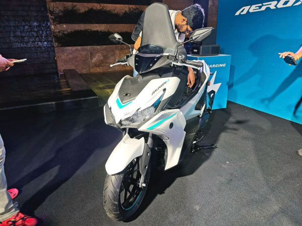 Yamaha Aerox E Meluncur, Performa Monster 9,4 kW Siap Guncang Dominasi Maxi Skuter Listrik
