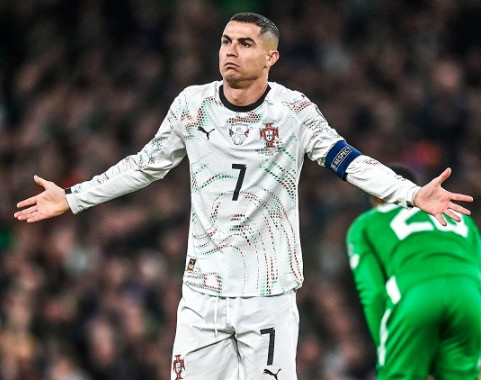 Kena Kartu Merah, Ronaldo Adu Mulut dengan Calon Pelatih Timnas Indonesia Heimir Hallgrimsson