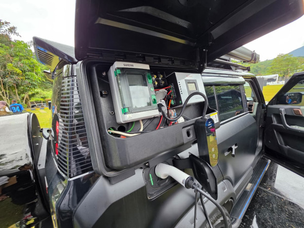 Chery J6 Ciptakan Anomali Mobil High-Tech Main Lumpur, Kanvas Modifikasi Baru Telah Lahir