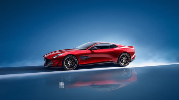 Gila! 13 Mobil Terkencang 2025, Tenaganya Tembus 2.107 HP! Harganya Bikin Geleng Kepala!