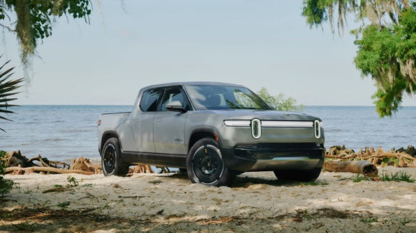 Gila! 13 Mobil Terkencang 2025, Tenaganya Tembus 2.107 HP! Harganya Bikin Geleng Kepala!