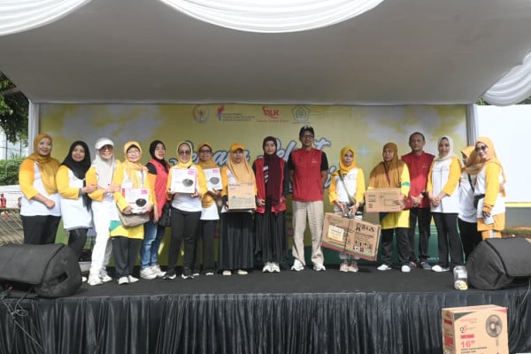 Gelar Senam Sehat Bersama Lansia, Al-Hidayah Ajak Usia Emas Tetap Aktif dan Bahagia