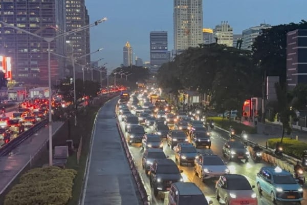Jalan Gatot Subroto Arah Slipi Macet Parah, Ini Penampakannya
