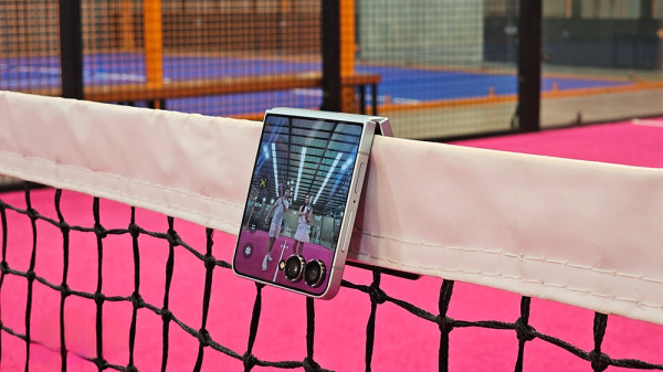 Studio di Saku Celana: Bagaimana Galaxy Z Flip7 Mengubah Cara Kita Memamerkan Keringat di Media Sosial?