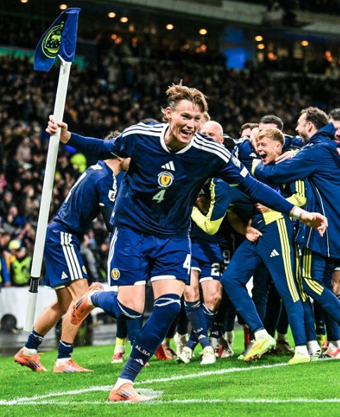Gol Akrobatik McTominay Hancurkan Rekor Ronaldo, Bawa Skotlandia Lolos Piala Dunia 