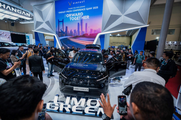 GJAW 2025: Geger Debut 10 Mobil Baru, Menguji Kesetiaan Hybrid Lokal dan Keberanian EV Harga Miring