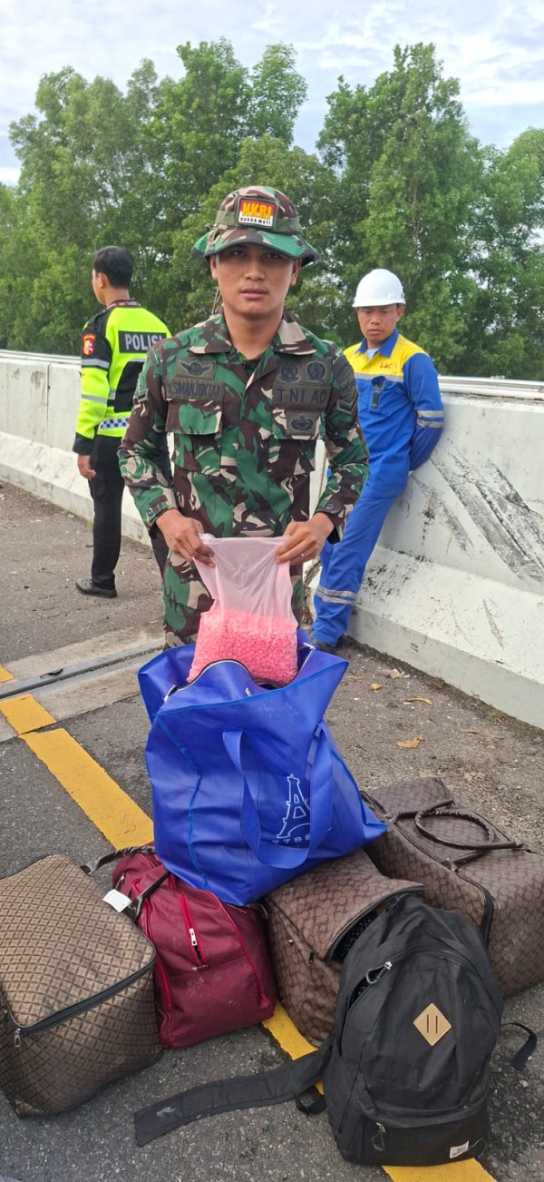 Kronologi Ratusan Ribu Ekstasi Ditemukan dalam Mobil yang Kecelakaan di Tol Trans Sumatera