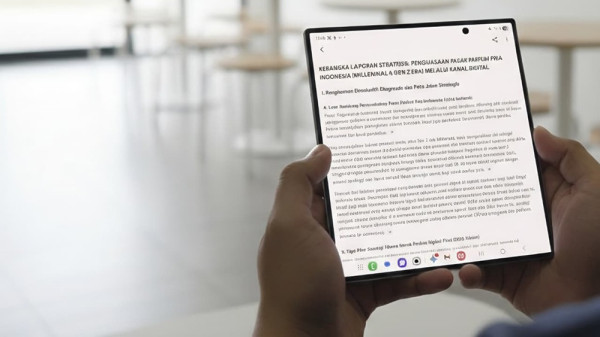 Samsung Jual Otak AI di Galaxy Z Fold7, Analisis Pasar Langsung Jadi Draft Presentasi