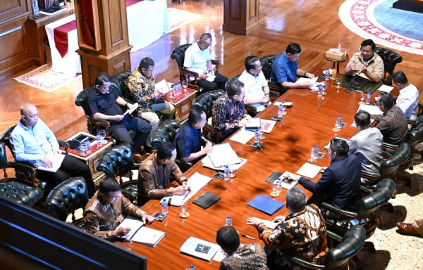 Presiden Prabowo Instruksikan Menhan Sjafrie Tindak Pelaku Tambang Ilegal