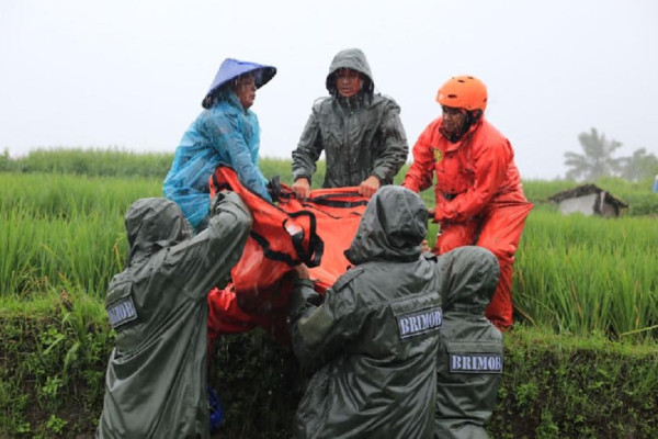 Banjir Bandang dan Longsor Sumbar, 22 Orang Tewas dan 12 Warga Hilang