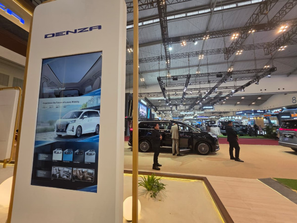 Senjakala Sang Raja Jalanan: Bagaimana Denza D9 Menumbangkan Hegemoni Toyota Alphard di Indonesia