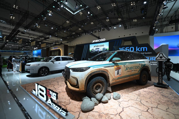 Jaecoo J7 Tembus 10 Besar Terlaris di Inggris, Bawa Spesifikasi Hybrid 1.300 KM ke GJAW 2025