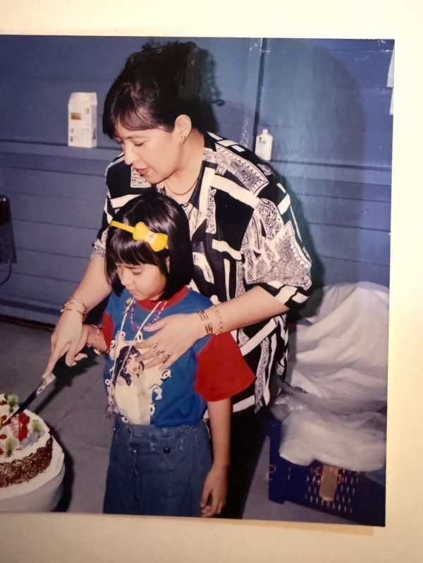 Ungkap Rasa Rindu, Raisa Unggah Foto-Foto Kenangan Bersama Sang Ibu
