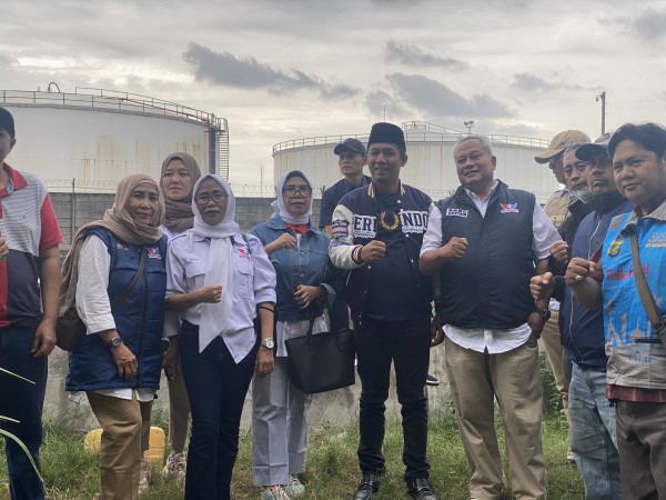 Blusukan ke Koja, Legislator Perindo Tinjau Tanggul dan Serap Aspirasi Warga