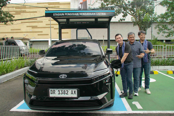 Melibas Tanjakan Lombok dengan Senyap: Pembuktian Nakal Armada Hybrid Toyota