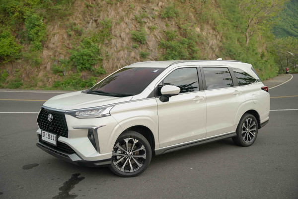 Melibas Tanjakan Lombok dengan Senyap: Pembuktian Nakal Armada Hybrid Toyota
