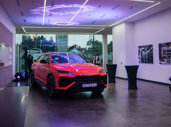 Main Padel Naik Lamborghini? Intip Gaya Hidup Baru Old Money Jakarta di Peluncuran Urus SE Hybrid