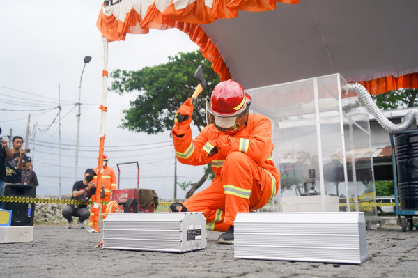 Perang Kimia di Balik Jok Motor: LFP vs NMC vs Graphene