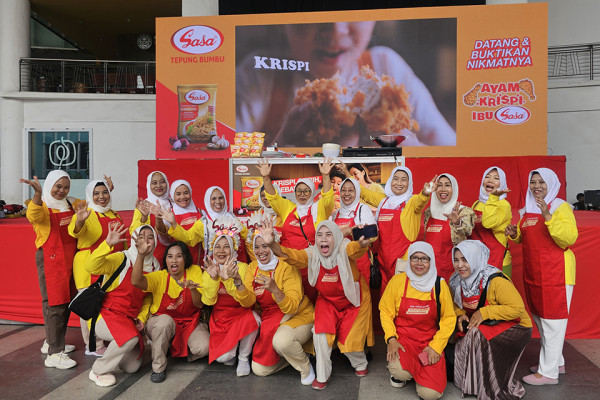 10.000 Ayam Krispi Gratis di 5 Lokasi Ikonik Surabaya, Bukti Konsistensi Kualitas Sasa Tepung