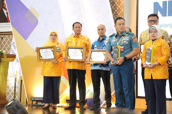 Perkuat Belanja Infrastruktur, Kementerian PU Raih Penghargaan P2DN 2025