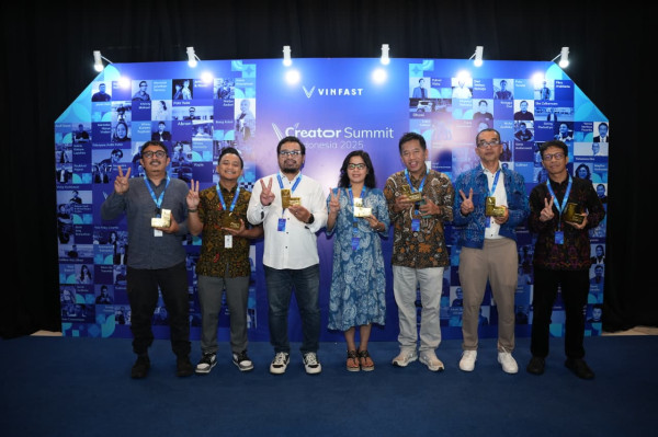 VinFast Beri Penghargaan pada iNews Media Group atas Edukasi Masif Kendaraan Listrik