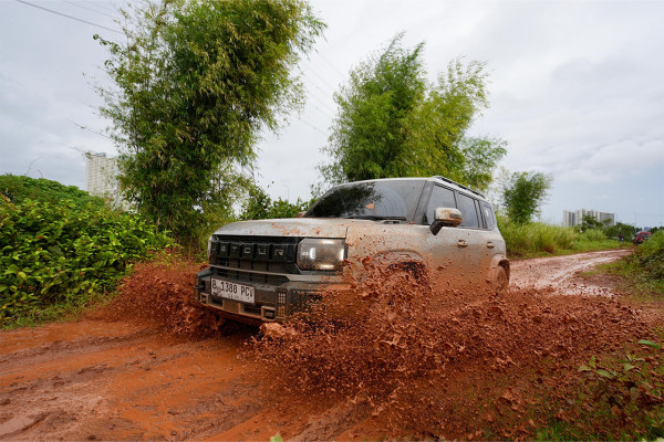 Bukan SUV Hardcore, tapi Cukup Berani: Mencoba Jetour T2 dari Medan Offroad
