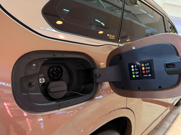 Mazda CX-80 PHEV Rp1,19 Miliar: Sang Paus Darat yang Buas di Tanjakan namun Hening di Kemacetan