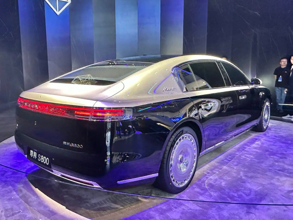 Maybach Versi China Huawei Maextro S800 Gulingkan Porsche dan Mercedes-Benz di Kandang Sendiri