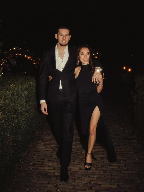 Resmi Dilamar Justin Hubner, Jennifer Coppen Menangis Haru Terima Cincin Pertunangan