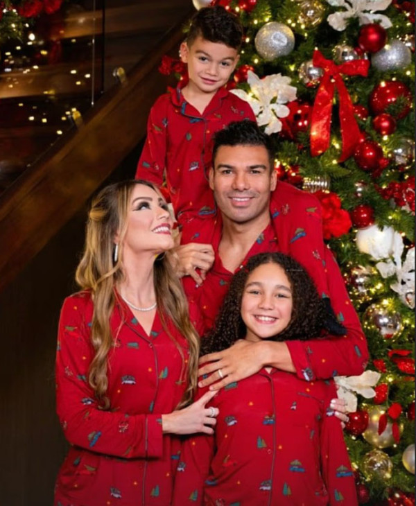 Bikin Gemas! Intip Gaya Seragam Piyama Ronaldo dan Aksi Jenaka Haaland di Hari Natal