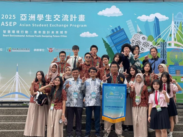 SMA Labschool Jakarta Ukir Prestasi di Asian Student Exchange Program 2025