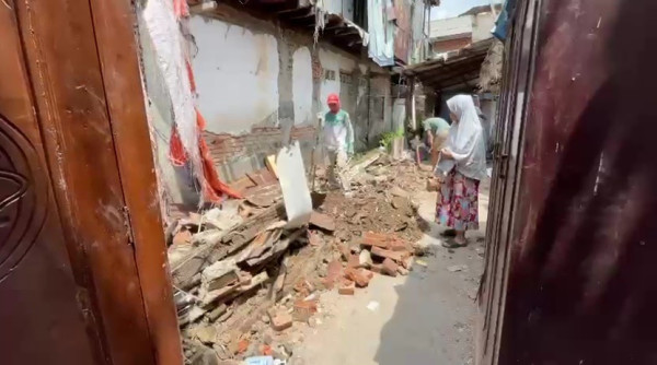 Rumah Boneng Ambruk, Begini Kronologinya