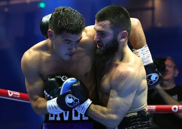5 Duel Tinju Paling Spektakuler di Tahun 2025: Conor Benn vs Chris Eubank Torehkan Sejarah!