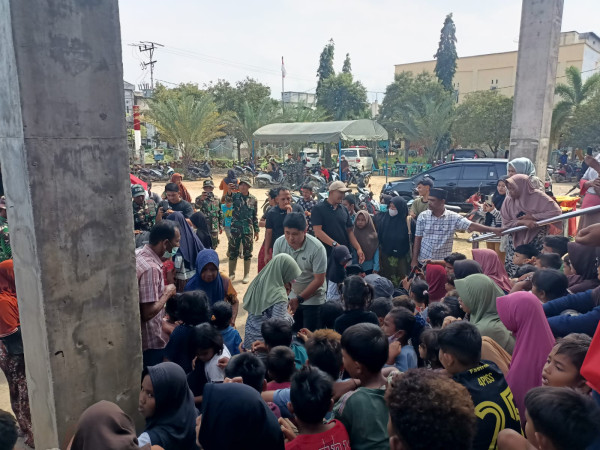 TNI Distribusikan 1.800 Paket Alat Sekolah ke Anak-Anak Korban Banjir di Aceh