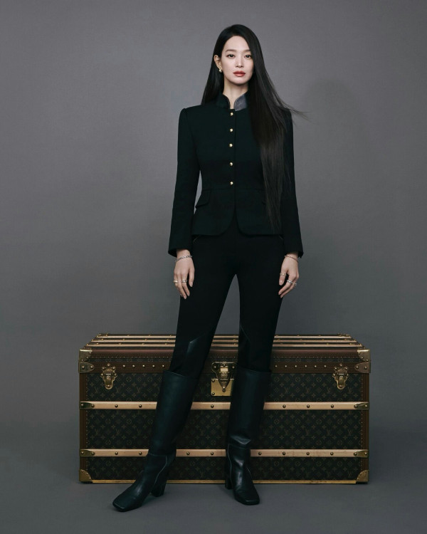 Shin Min Ah Resmi Jadi Brand Ambassador Louis Vuitton